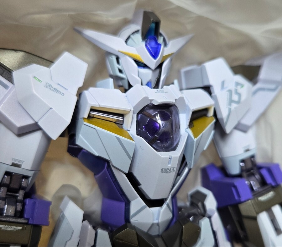 메탈빌드 아이즈_1.jpg