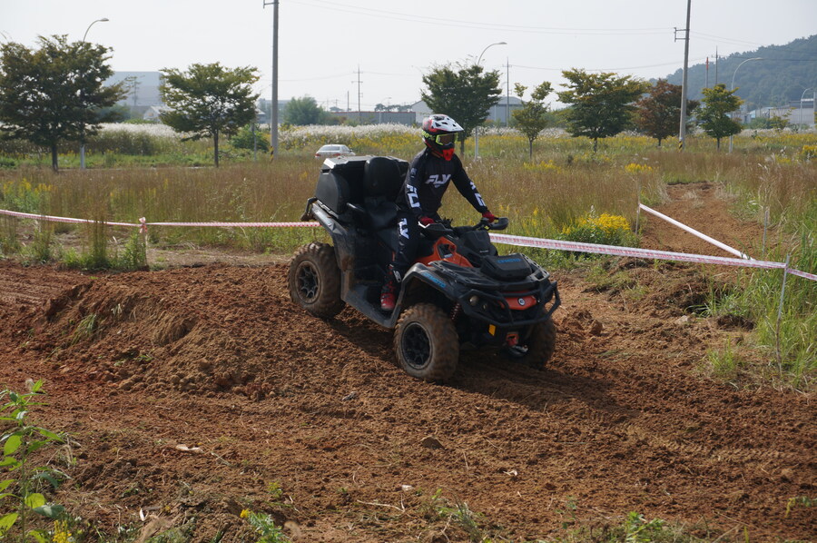 두발 자유화 행사 중 오프로드_7.jpg
