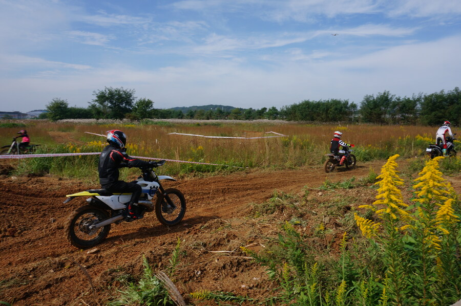 두발 자유화 행사 중 오프로드_9.jpg