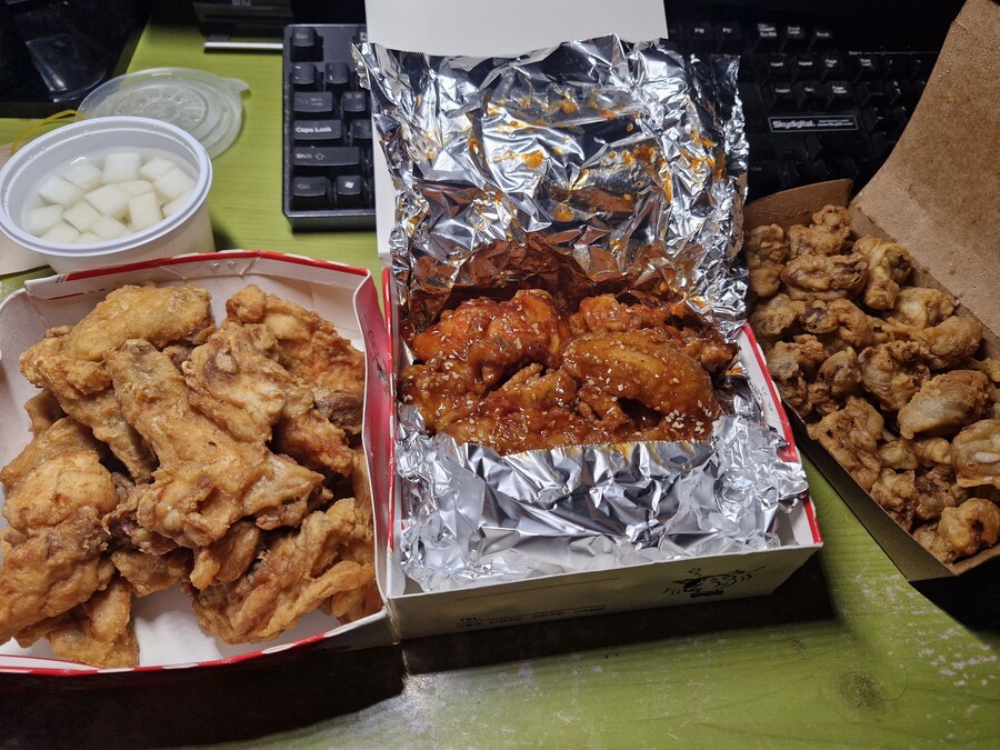 망한 골목의 마지막 생존자_3.jpg