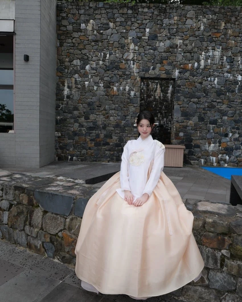 장원영이 옛날 사람이었으면 경국지색으로 불렸을까?_5.webp