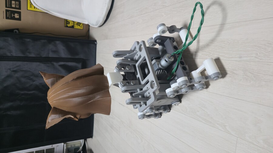 홍보?) 1/1 사이즈 무선조종 버튜버 만듬_3.jpg