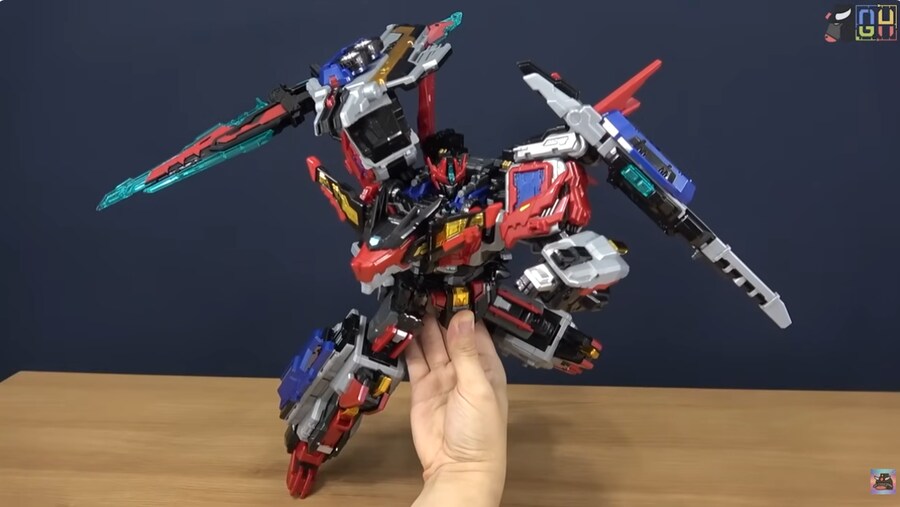 메탈카드봇)요즘 어린이 로봇 완구 퀄리티_6.png