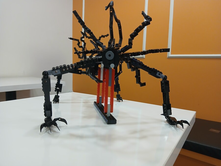 블러드본 - 달의 존재_2.jpg