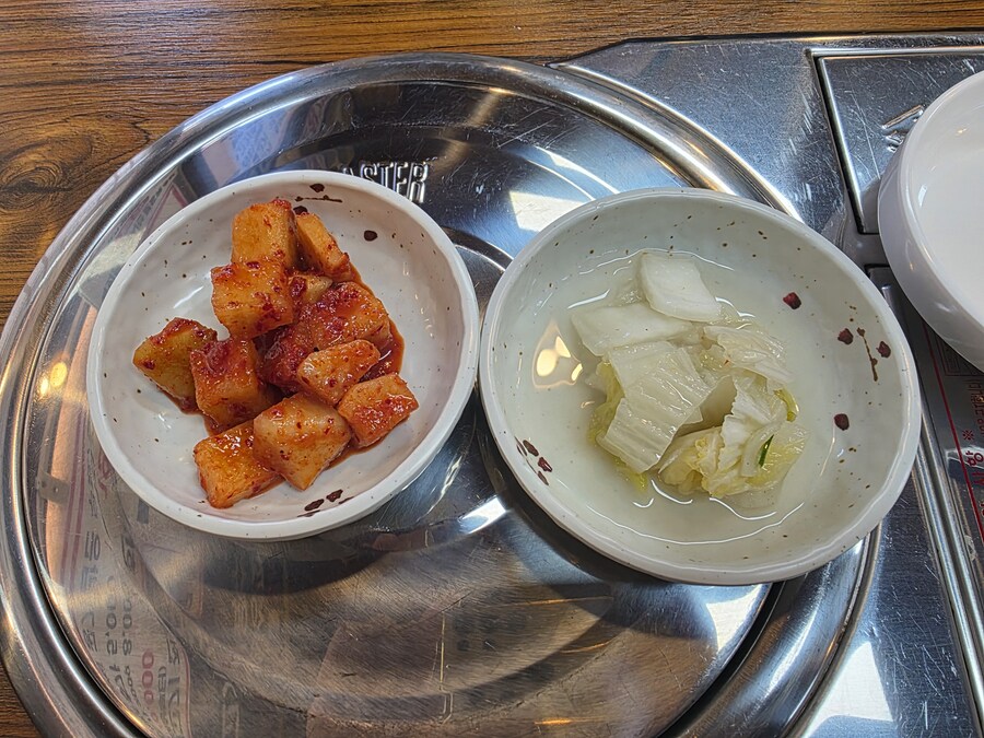 8000 한우 육회 비빔밥. 한우 곰탕._5.jpg