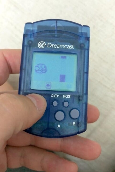 소니 최초의 포터블 게임기_3.jpg