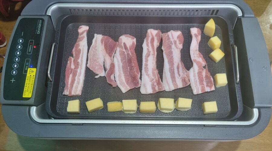 오늘 식사는 치즈 겹살_1.jpg