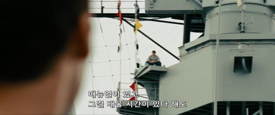 영화속 구형 전투함으로 외계인을 박살내는 작품_8.jpg