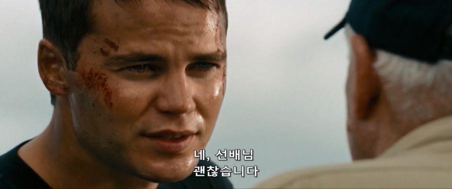 영화속 구형 전투함으로 외계인을 박살내는 작품_12.jpg