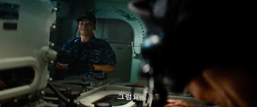 영화속 구형 전투함으로 외계인을 박살내는 작품_26.jpg