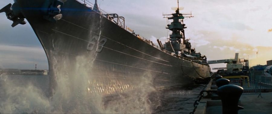 영화속 구형 전투함으로 외계인을 박살내는 작품_33.jpg