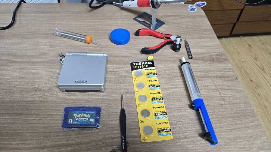 포켓몬 GBA 사파이어 전지 교체_1.jpg