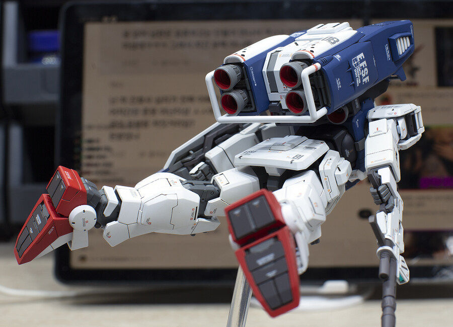 [完成] HGUC RX-79[G] 육전형 건담 패러슈트_26.jpg