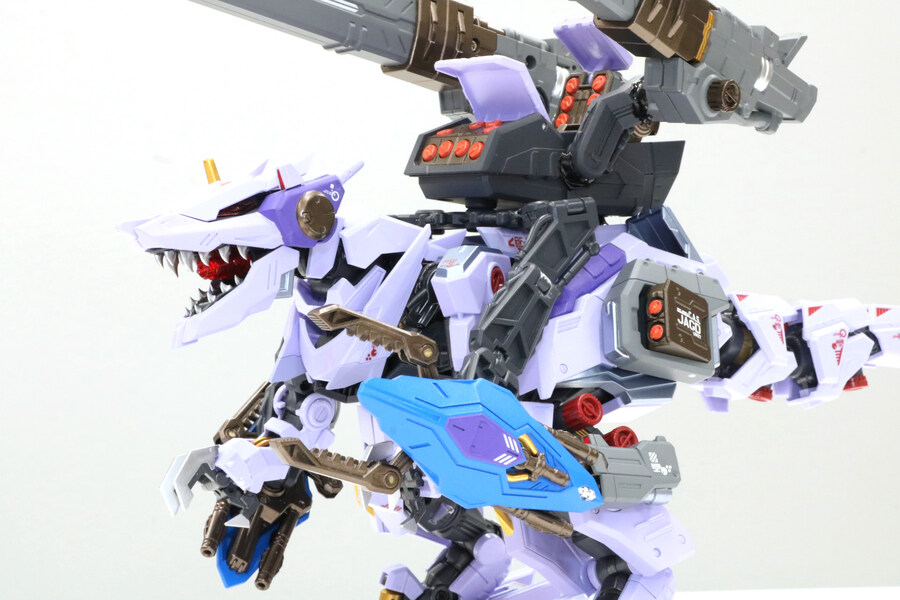 [타카라토미] 강철기신 아다마스 마키나 버서크 퓨러 체인징 아머 개발담당자 인터뷰_23.jpg