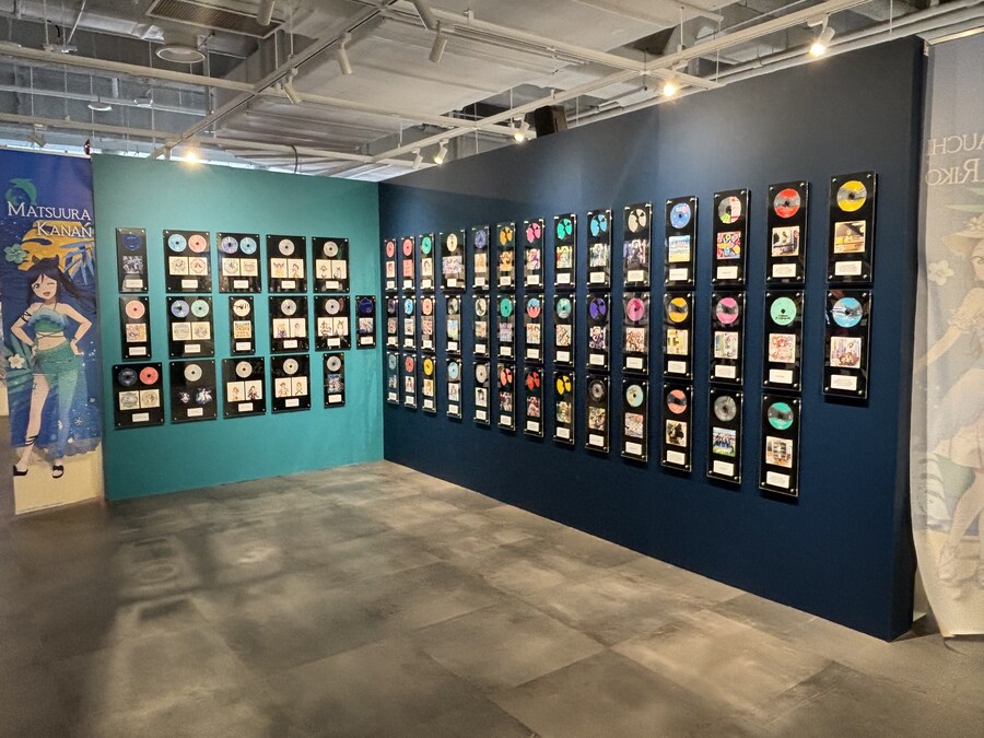 [한국]러브라이브! 선샤인!! Aqours 9주년 기념 전시회 한국 한정 3차특전_21.jpg