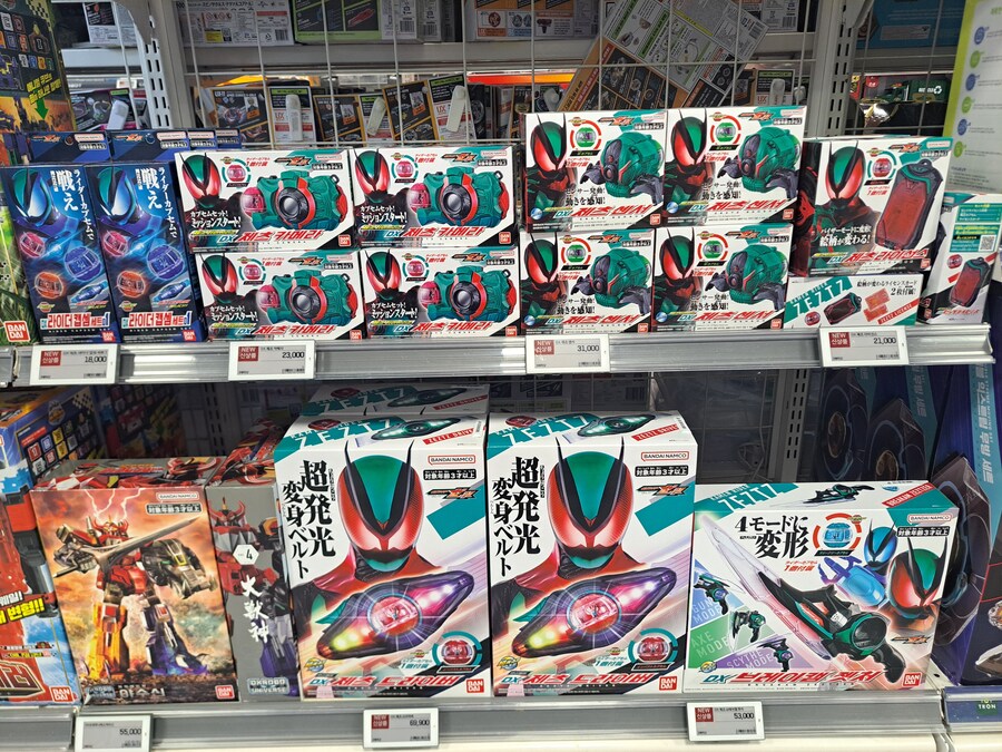 가면라이더) 토이저러스에 젯츠 완구들 들어왔네_1.jpg