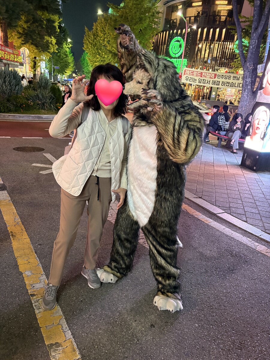 홍대에서 늑대 퍼리 퍼슈트 코스프레 하고 왔다_3.jpg
