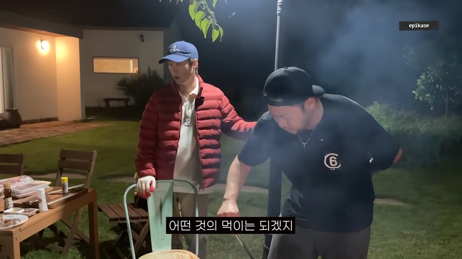 모기에 대해 열띤 토론을 하는 에픽하이_12.png