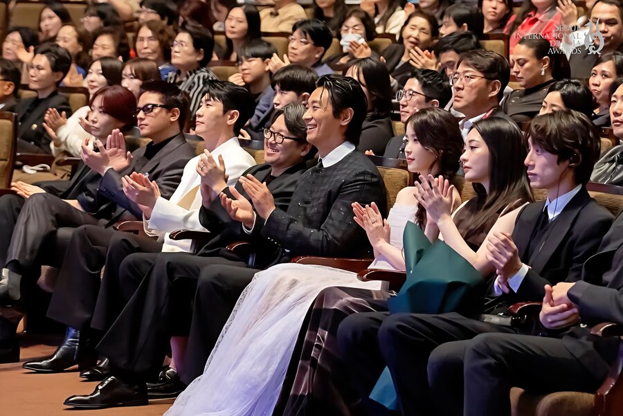 서울드라마어워즈 인스타그램(시상식 B하인드컷)_2.jpg