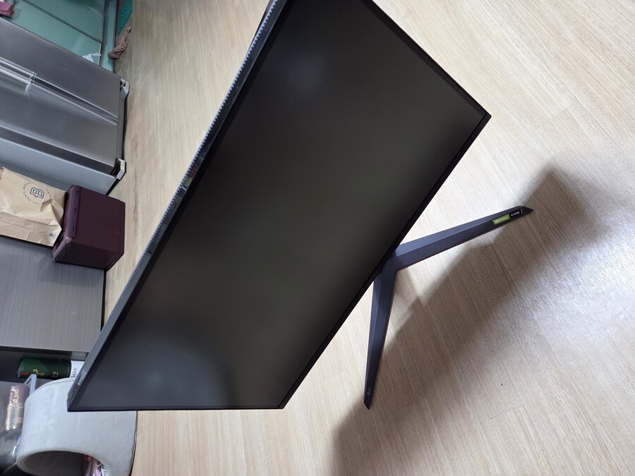 휴일날 뜻밖에 모니터 좋은 가격에 득템.._6.jpg