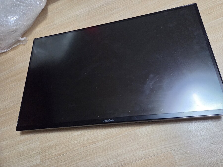 휴일날 뜻밖에 모니터 좋은 가격에 득템.._7.jpg