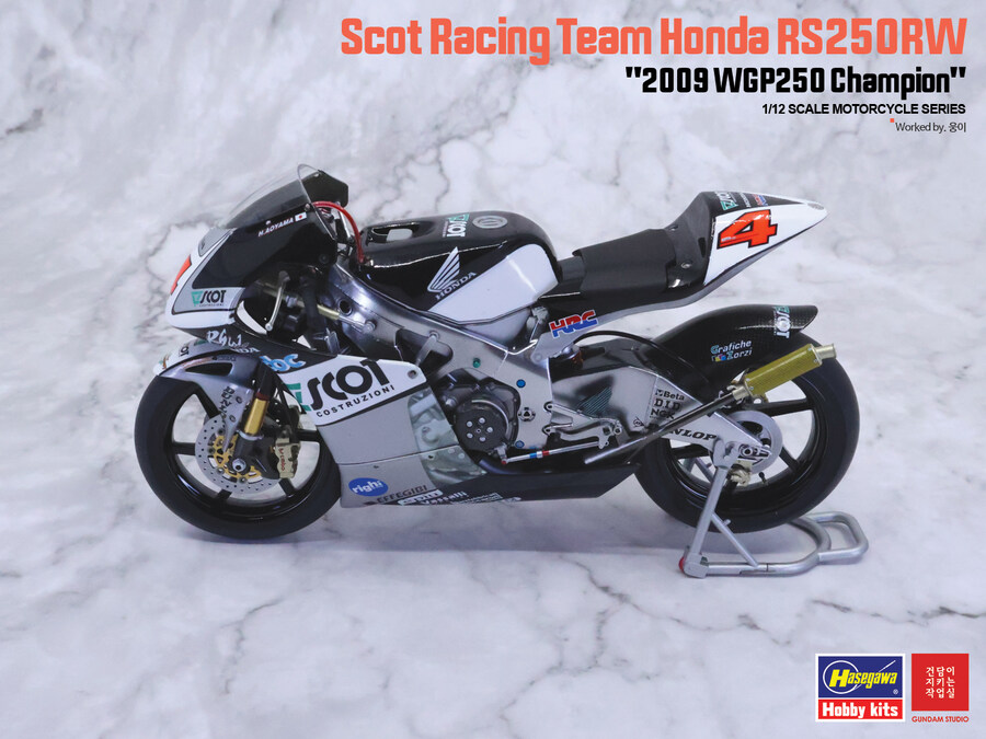 RS250RW Scot Racing Team 2009 WGP250 champion_17.jpg