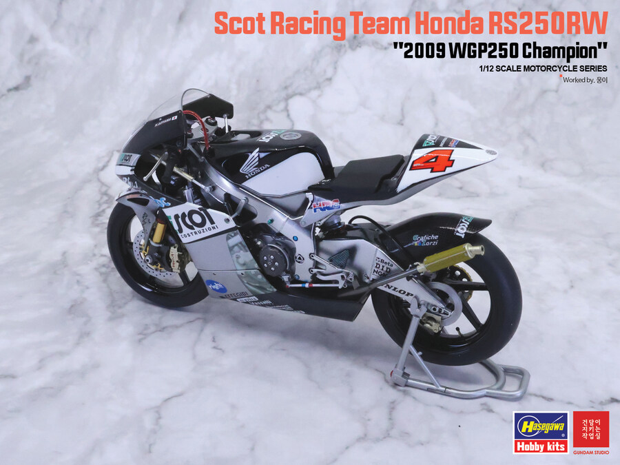 RS250RW Scot Racing Team 2009 WGP250 champion_18.jpg