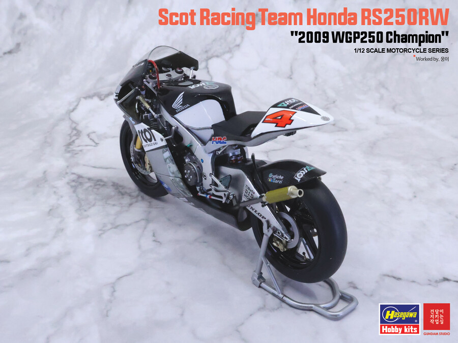 RS250RW Scot Racing Team 2009 WGP250 champion_19.jpg