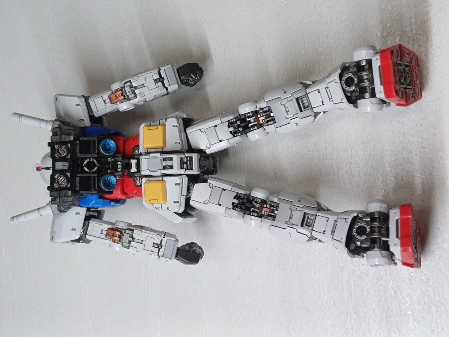 건프라) 드디어 rg 건담 2.0 소체 조립 완성_9.jpg