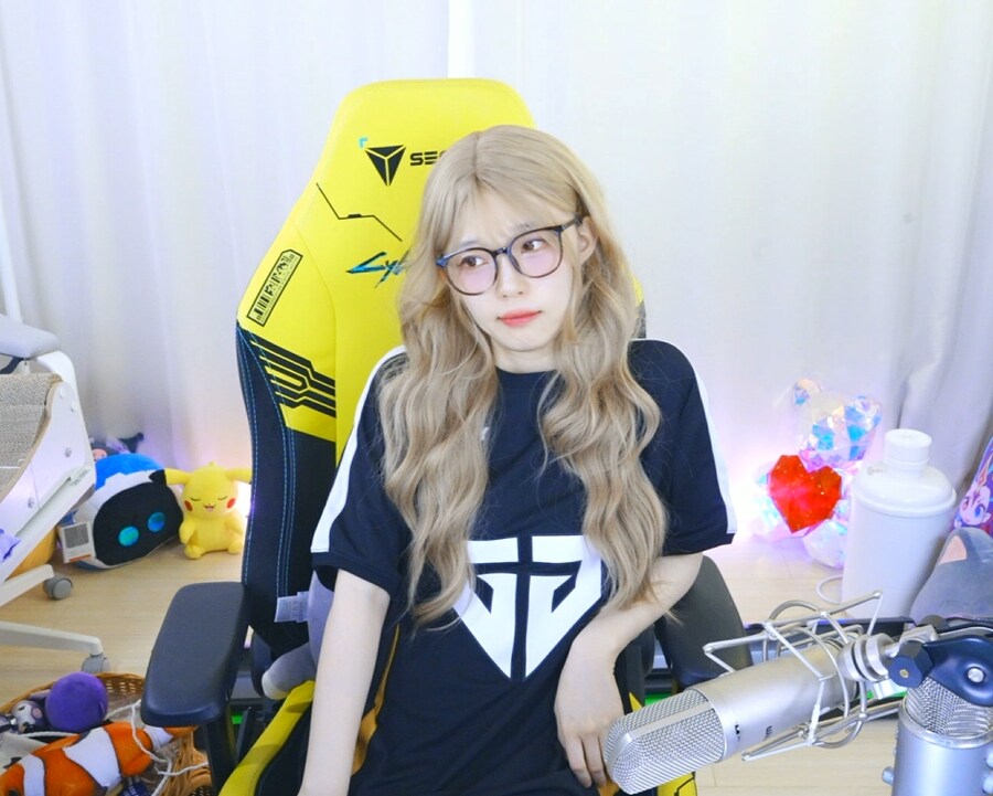 새봄TV] 공포게임 트레일러 같이보기+덕르코프 2일차_1.png