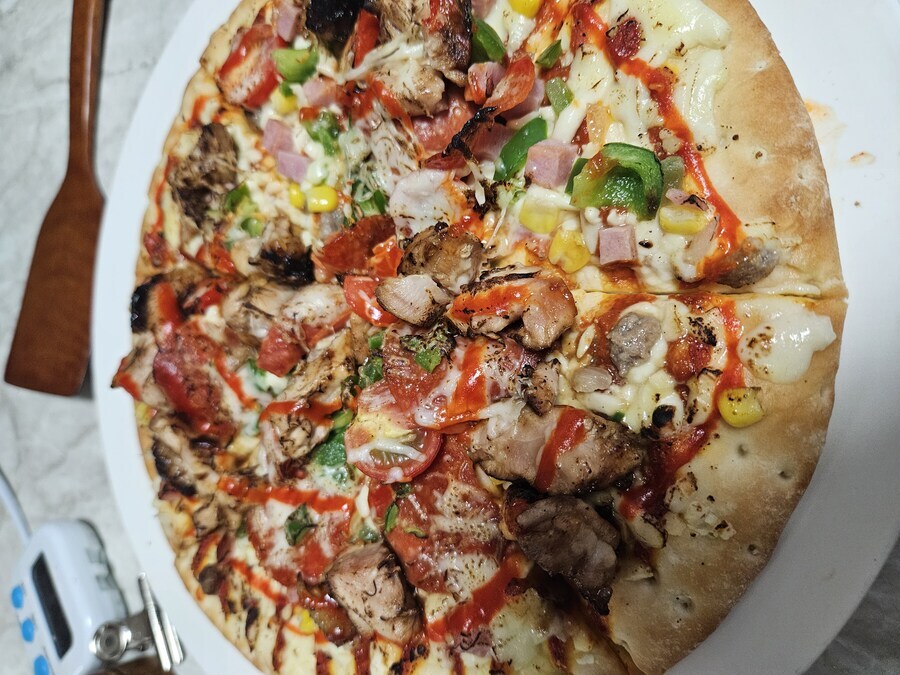 와 요즘 한판에 4490원짜리 냉동피자 퀄리티좀 봐랔ㅋㅋ_2.jpg