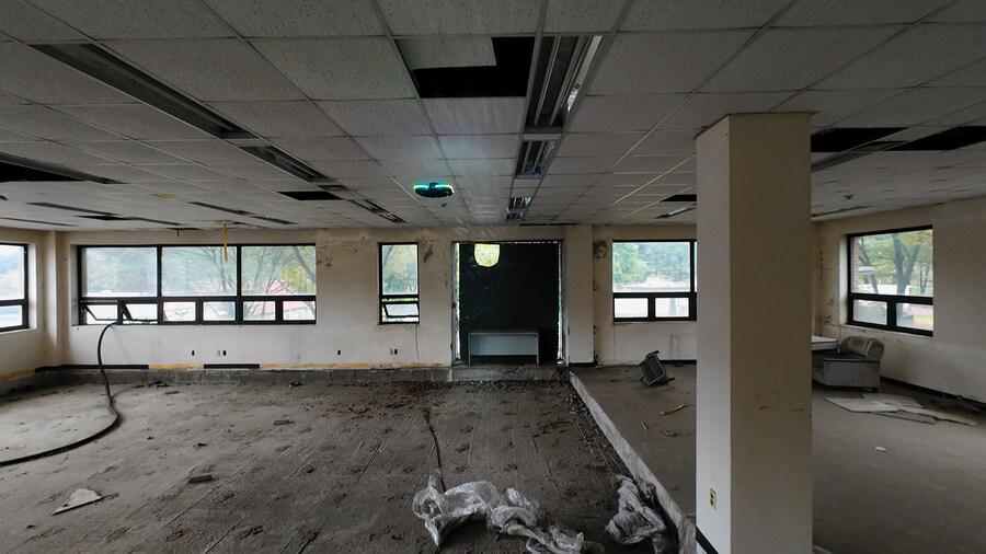 어두운 폐건물 탐사를 위한 드론의 필수 아이템은 뭘까?_16.jpg