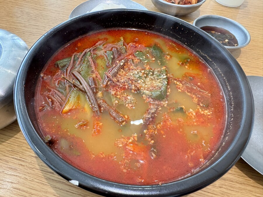 국밥을 찾아 해매는 늙은 하이에나의 추천 음식 "한우곰탕"_5.jpg