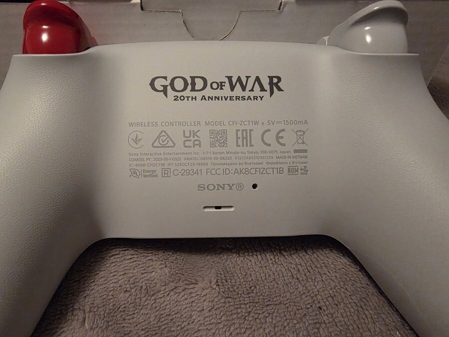 갓 오브 워 20주년 한정 패드 오픈_3.jpg