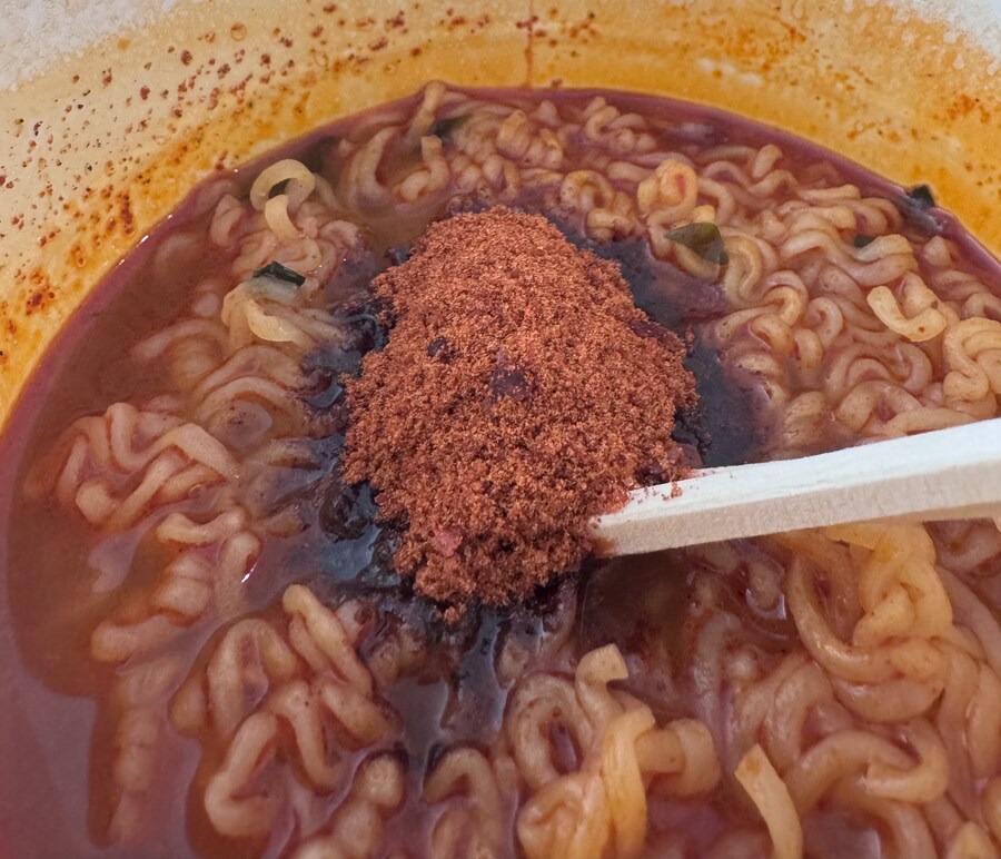 용사라면 - 노약자 금지_4.jpg