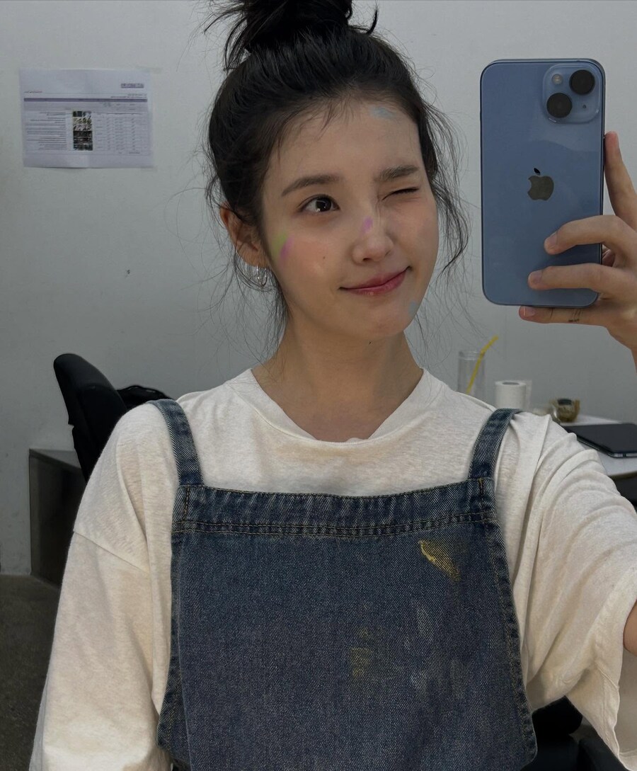 2025.11.06 아이유 인스타그램_7.jpg