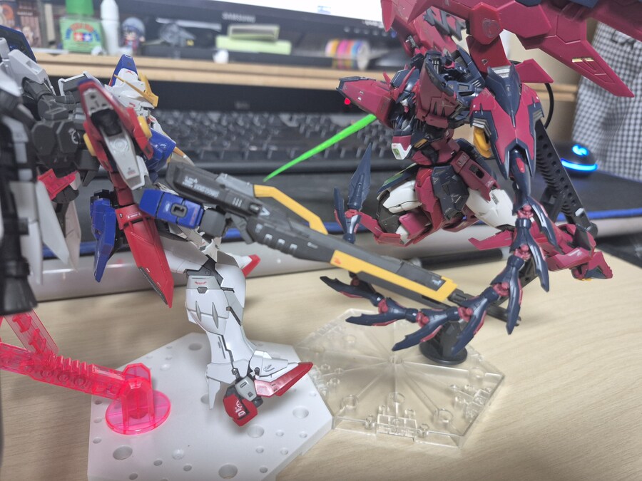 수녀님이 여행 다녀오시는동안 마저 완성한 걸프라와 건프라_3.jpg