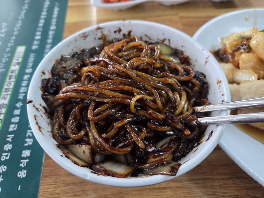 오른쪽 베스트에서 간짜장으로 난리났던데_2.jpg