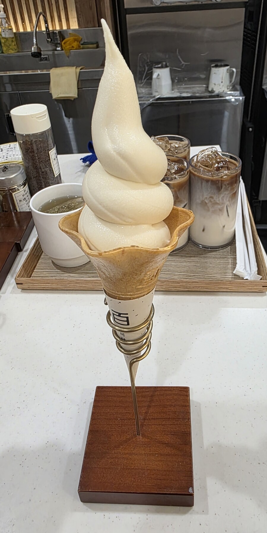 아비꼬에서 먹은 100시간 소시지 카레우동_3.jpg