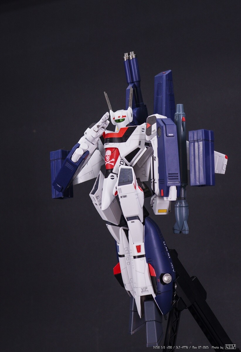 [MACROSS] PLAMAX 1/72 VF-1S 스트라이크 배트로이드 발키리_4.jpg