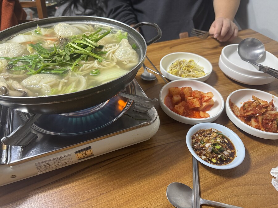 이북식 만두전골_1.jpg
