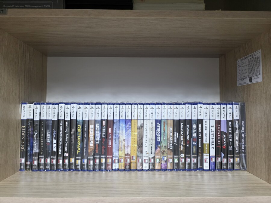 책장 구입기념 소장중인 게임들..._1.jpg