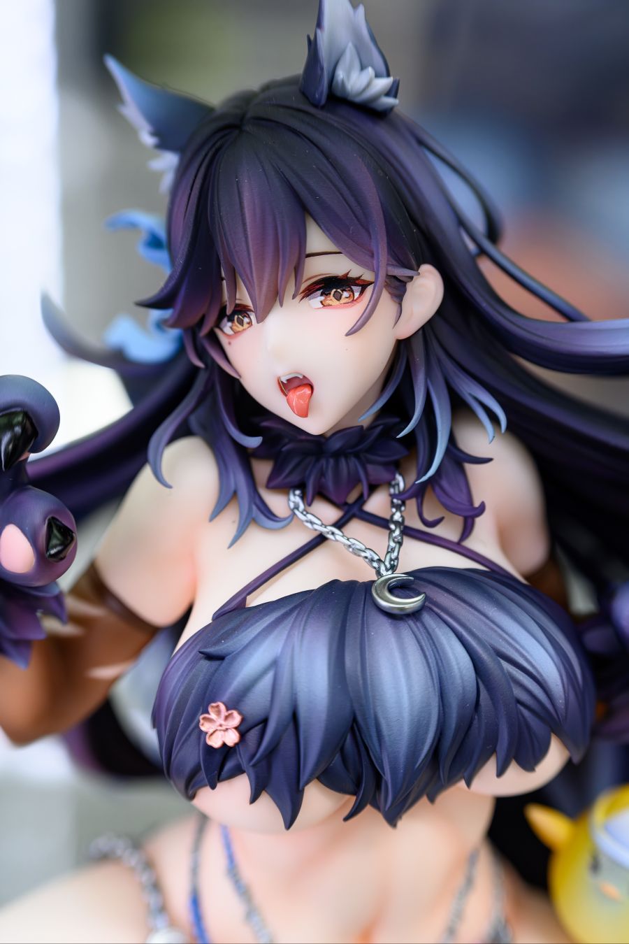 [굿 스마일] 1/7 아주르 레인 - 아타고 달밤의 누나 늑대 전시 사진_2.jpg