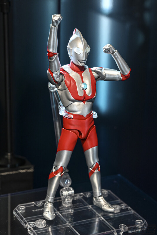 [반다이] S.H.Figuarts 울트라맨 시리즈 전시 이미지_3.jpg