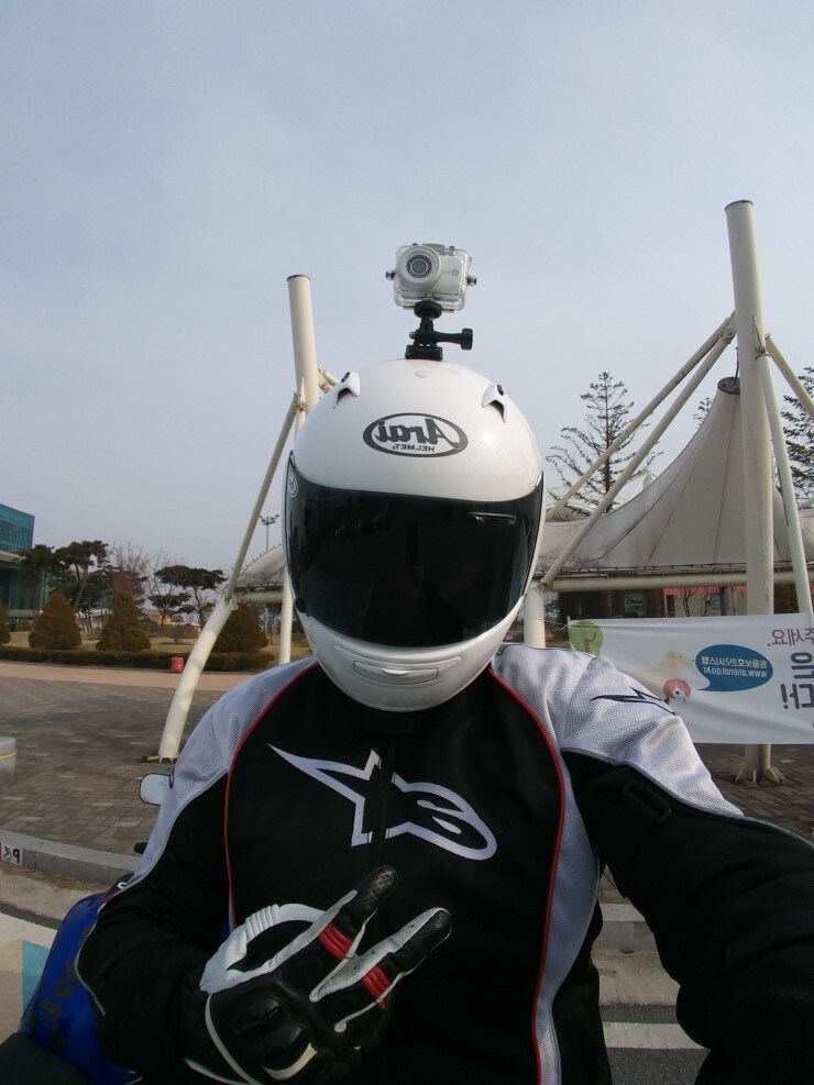 사람들은 바이크 탄다고 하면 저주에 가까운 말을 합니다_2.jpg