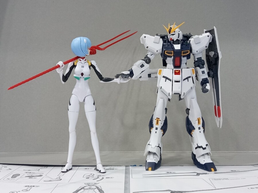 브라이트 : 아무로! 키 20m의 여자도 같이 나간다!_1.jpg