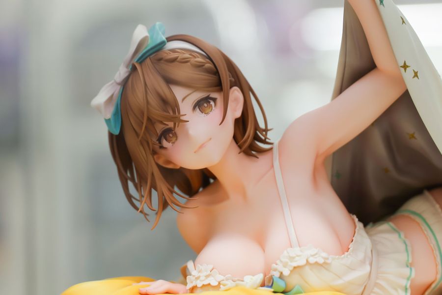 [원더풀 워크스] 1/7 라이자 밤새도록 알케미스트 Ver 아미아미 전시 사진 2_1.jpg