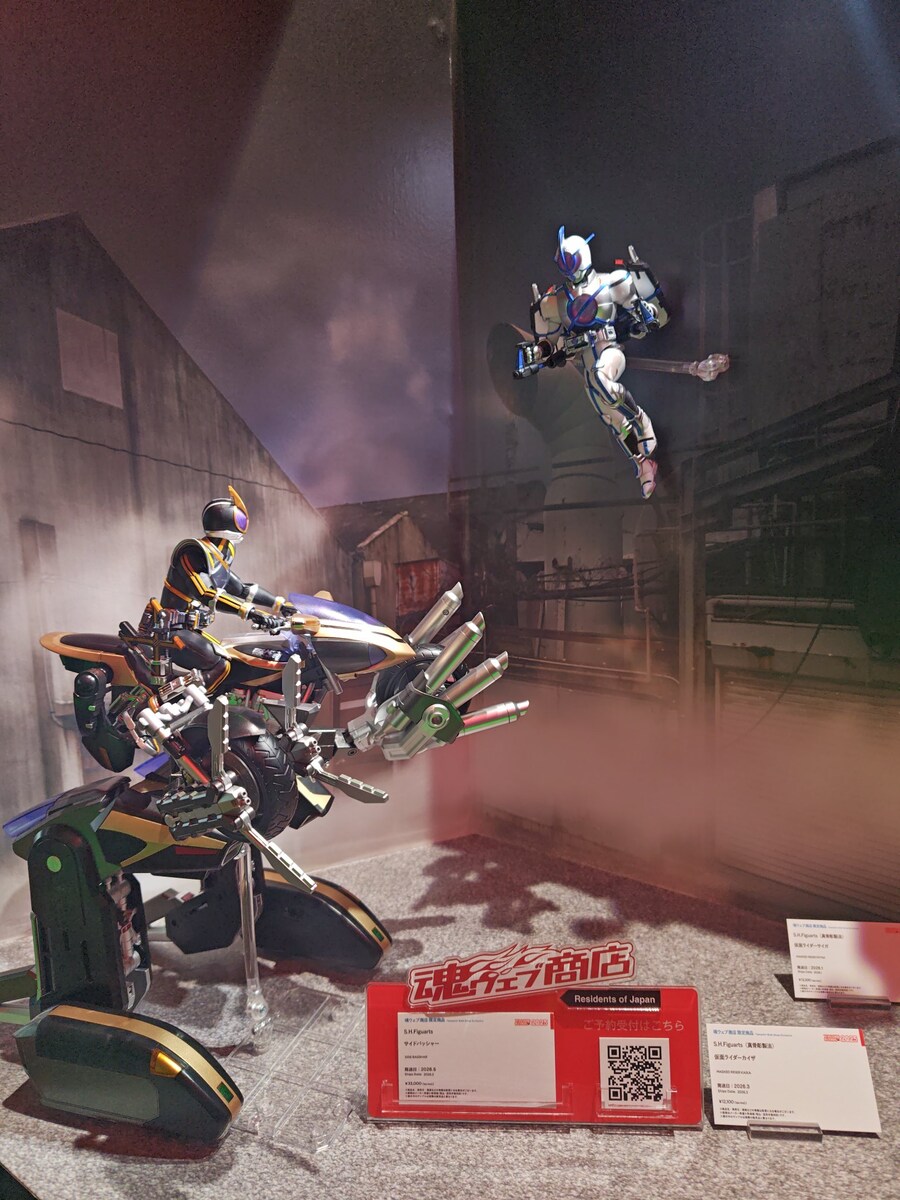 [반다이] 가면라이더 배우들의 타마시이네이션 2025 인증샷_8.jpg