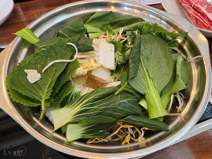 뭔가 건강한 느낌의 점심은 버섯 전골_2.jpg