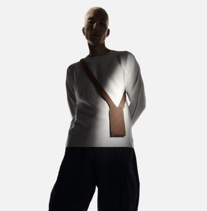 “애플이 또 해냈다”…33만원 ‘천 주머니’ 전 세계서 완판_3.jpg